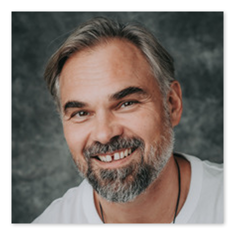 Nisarga Eryk Dobosz