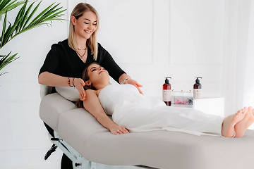 Zastosowanie łóżka kosmetologicznego w strefie SPA i wellness