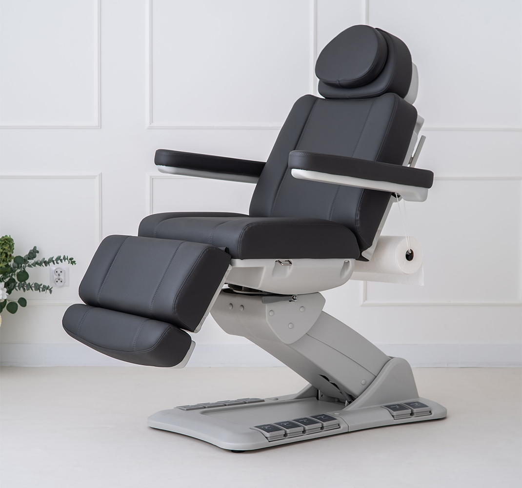 Fotel Evia Balance Graphite w zestawie z pomocnikiem kosmetycznym Olia