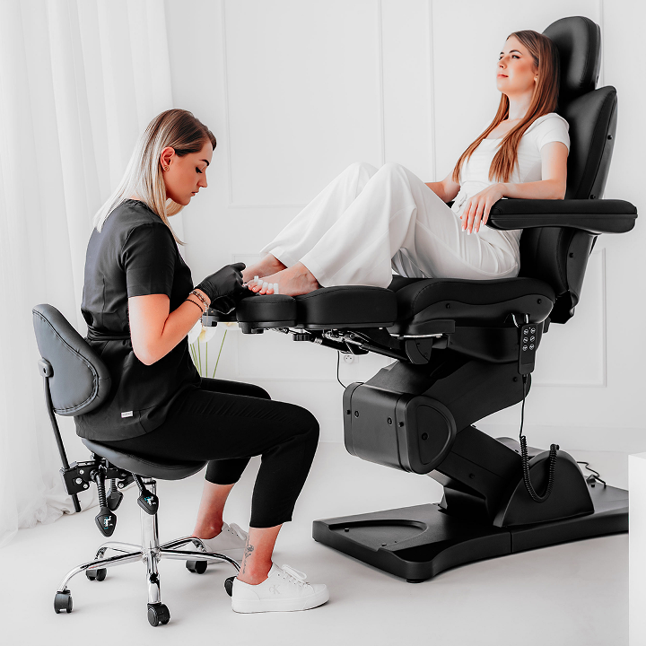 Fotel Sorina PRO 7 w gabinecie podologicznym i pedicure