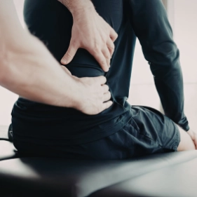 Chiropraktyk – kim jest i kiedy warto się do niego udać?